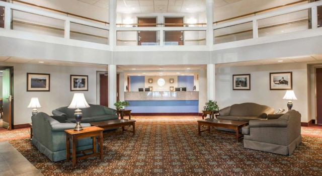 Comfort Inn & Suites Montpelier-Berlin, Забронировать Отель Монтпилиер Central Vermont