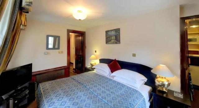 Апартаменты CARLTON COURT - MAYFAIR