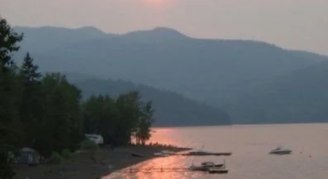The Canim Lake Beach House, Book Hotel Canim Lake Cariboo Chilcotin Coast