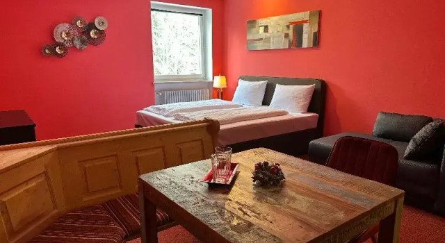 Четырёхместный семейный номер Standard Maiers Hotel