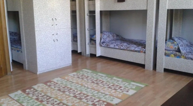Hostel64