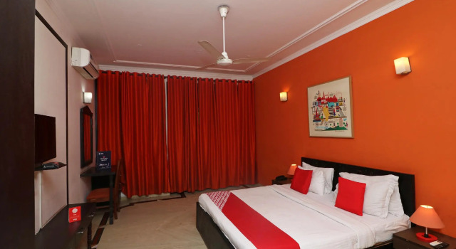 OYO 7046 Hotel Guest Inn