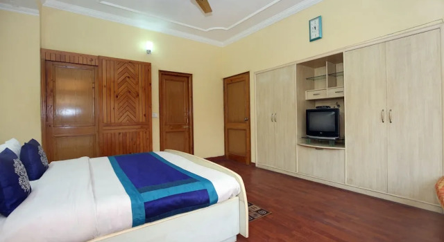 OYO 10208 Home Valley View 2BHK Kasauli, Забронировать Вилла Виллы штата Химачал-Прадеш, Вилла