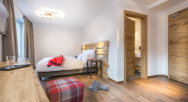 Heart Hotel Grischuna, Забронировать Отель Отели Санкт-Антон-ам-Арльберг с бассейном, рядом с Горнолыжный подъемник Гампенбан, Бассейн