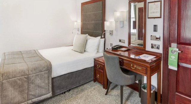 Одноместный номер Superior Gem Fitzrovia Hotel