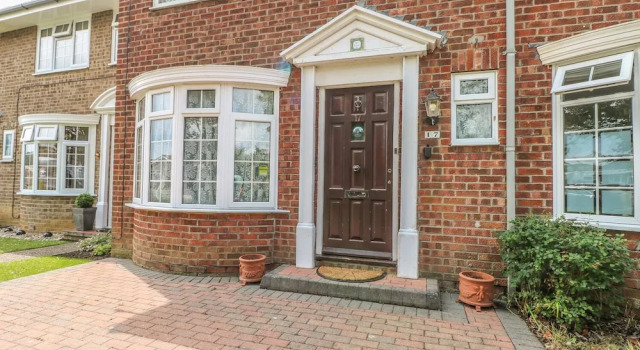 17 Coventry Close, Забронировать Дом для отпуска Отели Исторического графства Суссекса с парковкой, Парковка