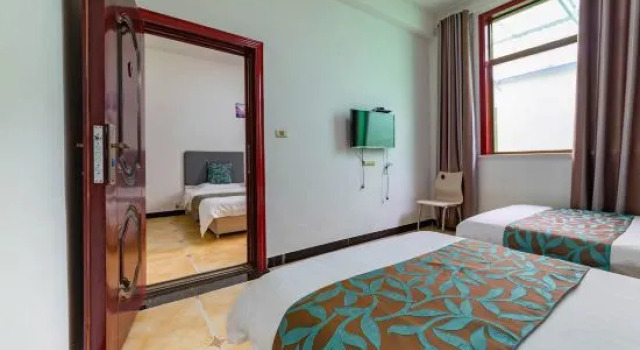 Люкс Deluxe Huashanyi Loft Youth Hostel