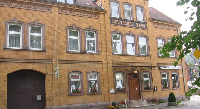 Hotel - Restaurant " Deutsches Haus ", Prenota Hotel Hotel a Garz con parcheggio, Parcheggio