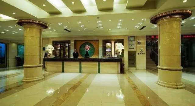 Dong Ding, Varaa Hotelli Shanghai Shanghai