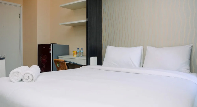 Fancy and Nice Studio at Green Pramuka City Apartment By Travelio, Prenota Appartamento Cempaka Putih 