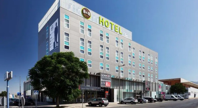 Люкс B&B HOTEL Granada