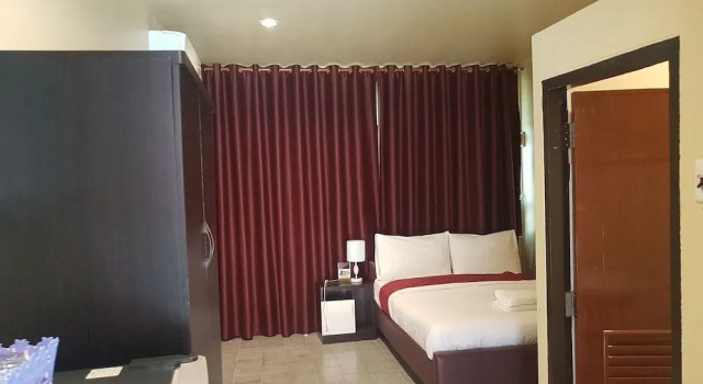 O-Rich Gold Hotel, Varaa Hotelli Hotellit North-Eastern Thailand pysäköinnillä, Pysäköinti