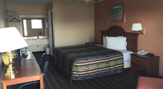 Budget Inn Motel, Varaa Motelli Kuuba Ozark