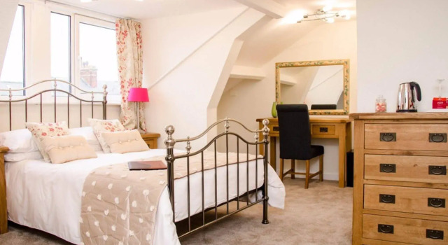 Rosslyn House, Prenota Hotel West Cliff Inghilterra