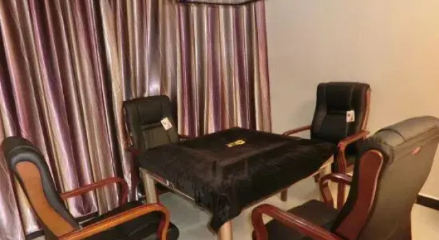 Macheng Fuhao Business Hotel, Varaa Hotelli Macheng Hubei