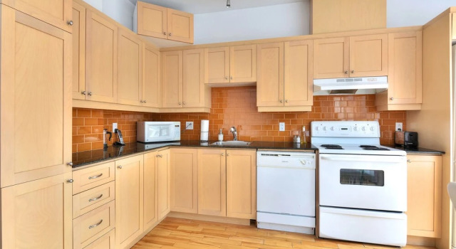 Kennedy Suites, Rezervasyon Otel Montreal otoparklı oteller, Quebecor yakınında, Otopark