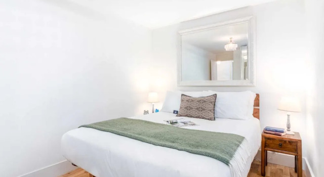 Bright Bayswater Apartment