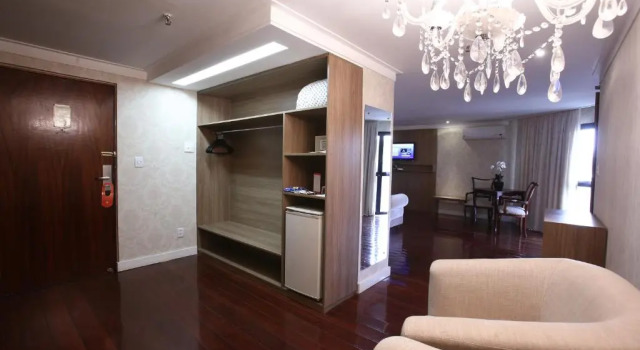 Люкс с балконом Taiwan Hotel