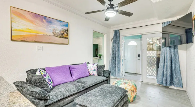 Апартаменты Steps to Shore: Walkable Clearwater Beach Condo