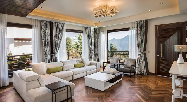 An Extravagant Luxurious Pushp Villa Overlooking The Ganges and Rishikesh Valley
