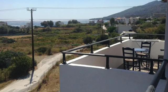 Adonis, Réserver Hôtel Fanari Ikaría