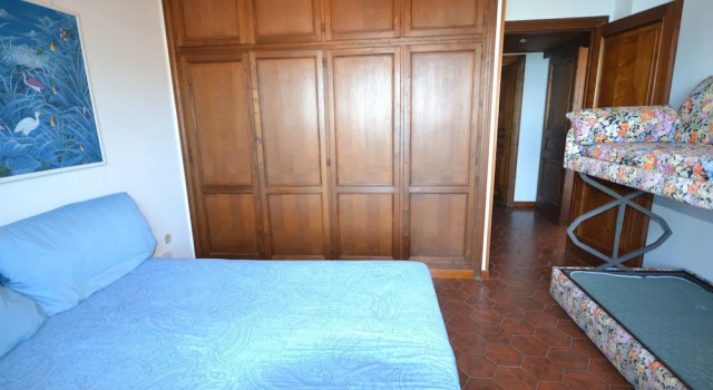 Large Apartment With sea Views in a Spacious Garden With a Shared Pool