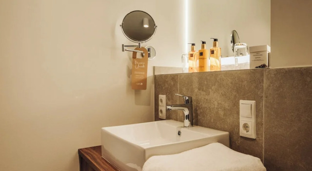 Номер Superior Hotel MeerZeiten inklusive externer Schwimmbad- & Saunanutzung