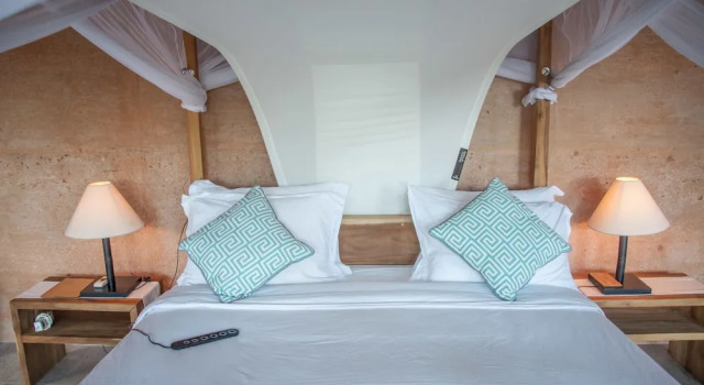 Вилла с балконом и с видом на залив Mango Bay Resort