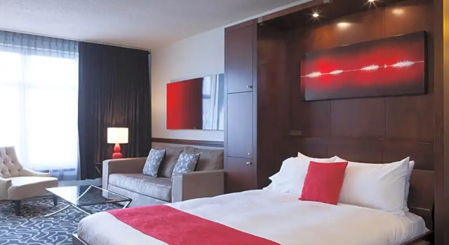 Luksusowy czteroosobowy pokój Le Saint-Sulpice Hotel Montreal