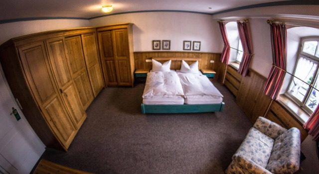Gästehaus Blaue Ecke, Prenota Hotel Adenau Ahrtal