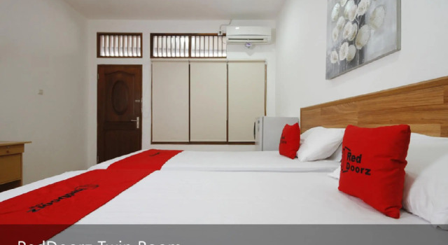 RedDoorz Plus near Plaza Indonesia, Book Hotel Jakarta Jakarta Province