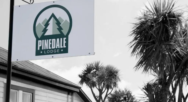 Апартаменты Pinedale Lodge & Apartment