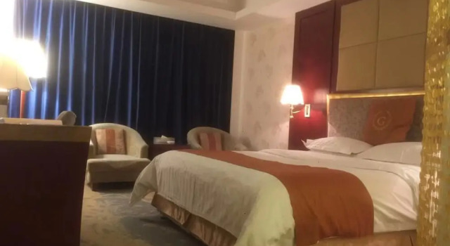 Golden Island Holiday Hotel Foshan, Varaa Hotelli Hotellit Guangdong aamiaisella, Aamiainen