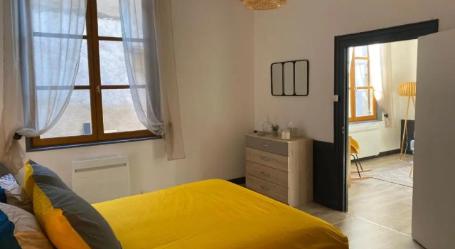 joli appartement quartier historique, 5 pers, Забронировать Апартаменты/квартира Мулен Allier, рядом с Парк г. Мулен