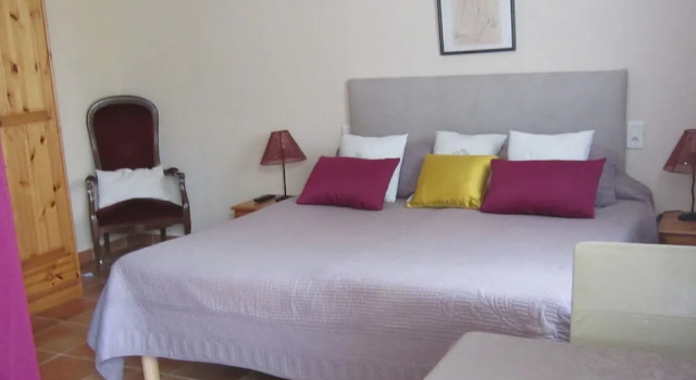 Les Romarins, Prenota Bed & breakfast Crestet Valchiusa