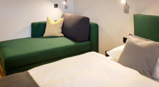 Трёхместный номер Standard JUFA Hotel Laterns - Klangholzhus