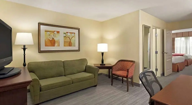 Четырёхместный люкс Comfort Inn & Suites Dothan Northside Plaza