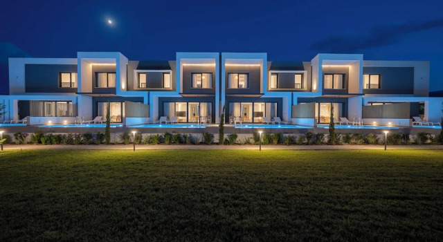 Viridian Exclusive Villas, Забронировать Вилла Отели Сарти с бассейном, рядом с Пляж Сиело, Бассейн