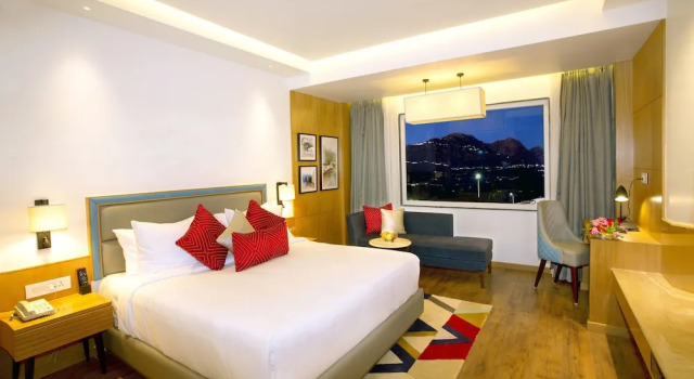 Номер Luxury Ramada by Wyndham Katra Station Road