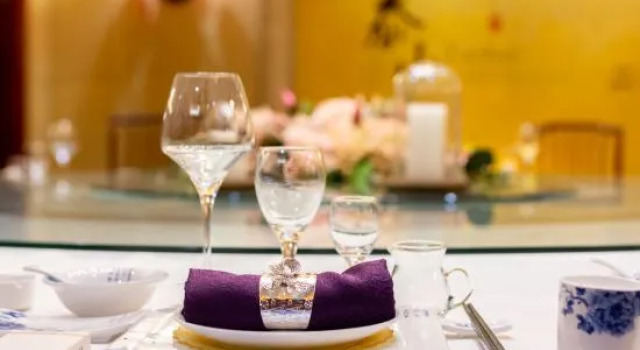 Linyi Ronghua Hotel (People's Square Railway Station), Забронировать Отель Бизнес-отели Шаньдун, 4* 5*