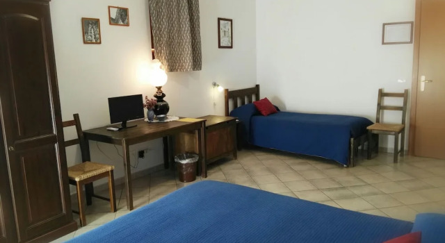 Трёхместный номер Superior с балконом Cloris Guest House