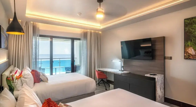 Четырёхместный номер Standard с видом на бассейн Ocean Oasis Hotel Dominica