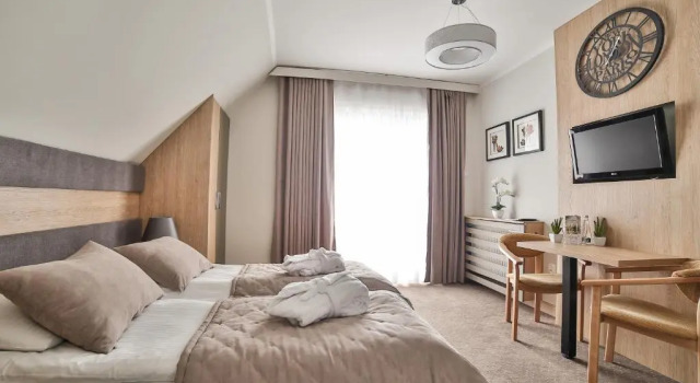 Двухместный номер Standard с балконом Hotel Kompleks Beskid z basenem i stokiem narciarskim - blisko Babiej Góry