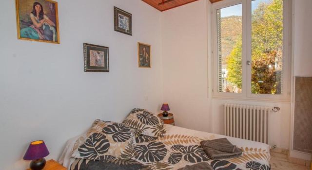 Апартаменты с балконом VILLA ILIXON - Appartements privés proche du centre de Luchon, parking, billard, jardin