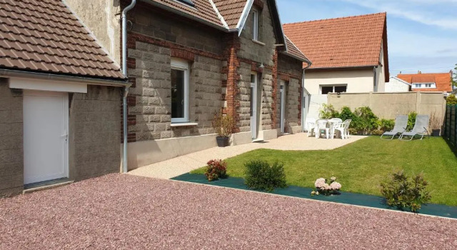 Коттедж MAISON DE PLAISANCE AVEC JARDIN ET VUE MER A 200m