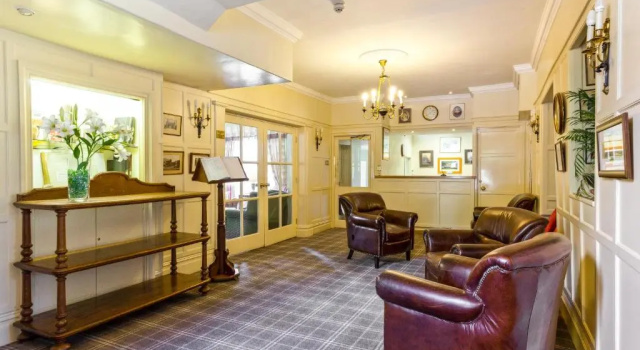 Bridge Hotel, Varaa Hotelli  