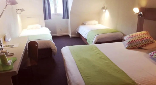 Четырёхместный номер Standard Campanile Deauville Saint-Arnoult