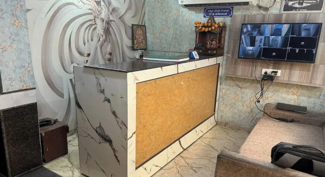 Hotel Melfort, Забронировать Отель Отели Нью-Дели с завтраком, Завтраки