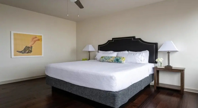 16th FL Bold CozySuites w/pool, gym, roof #2