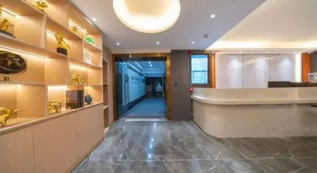 Yihai Chaosu Meiju (Xiaogongyuan Branch), Boek Hotel Hotels in Guangdong met parkeren, Parkeren